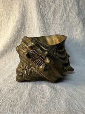Vintage Hollywood Regency Style Brass Conch Seashell Planter